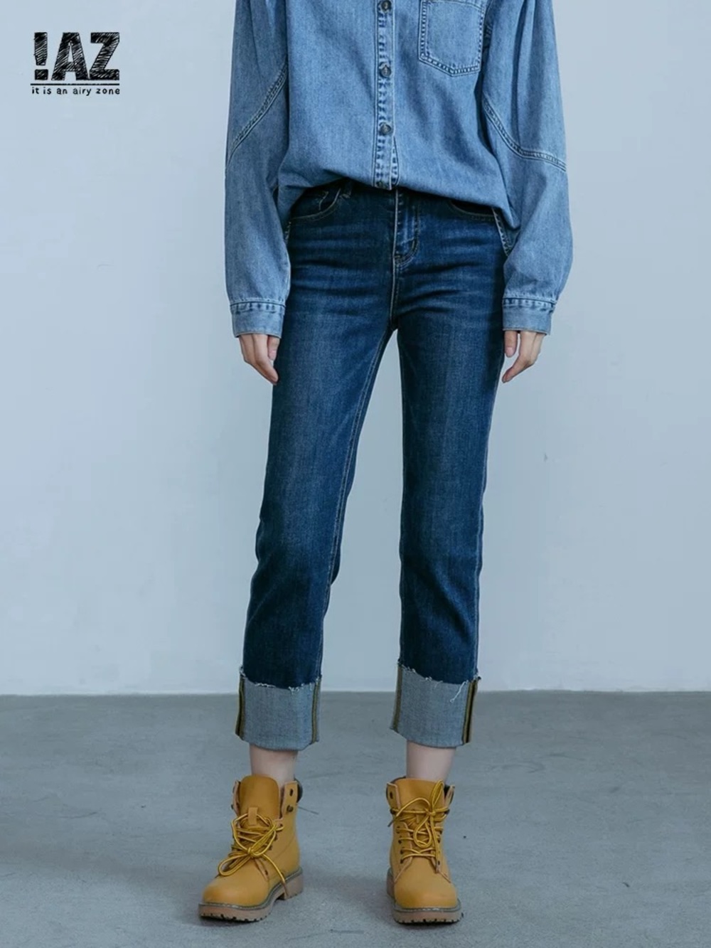 Women's Dark Blue Straight Crop Jeans